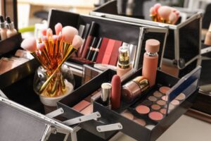 køb makeup opbevaring til skuffer, badeværelse og sminkebord